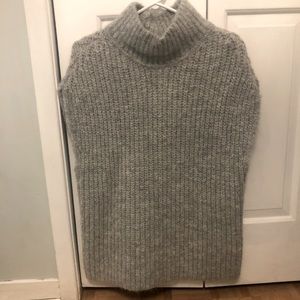 *NWOT* YAYA sleeveless sweater